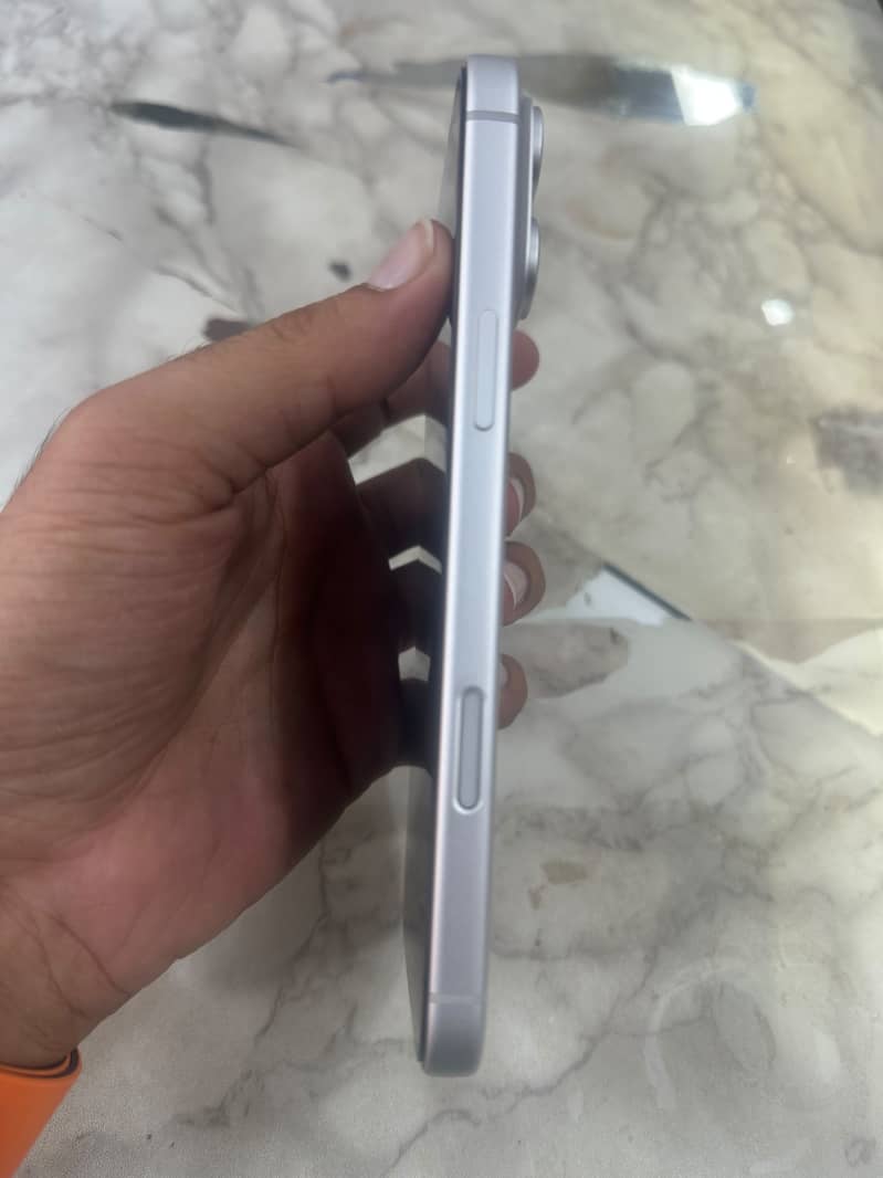 Apple iPhone 17 Pro Max 5