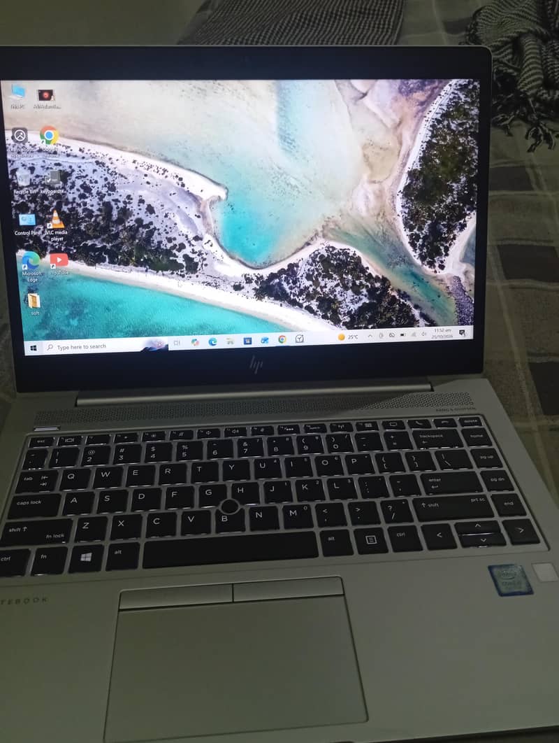 Hp core i5 8 generation touch screen 1