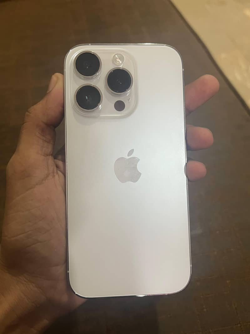 Apple iPhone 14 Pro 1