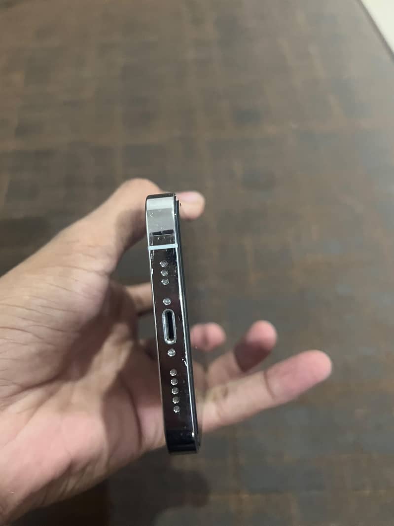 Apple iPhone 14 Pro 2
