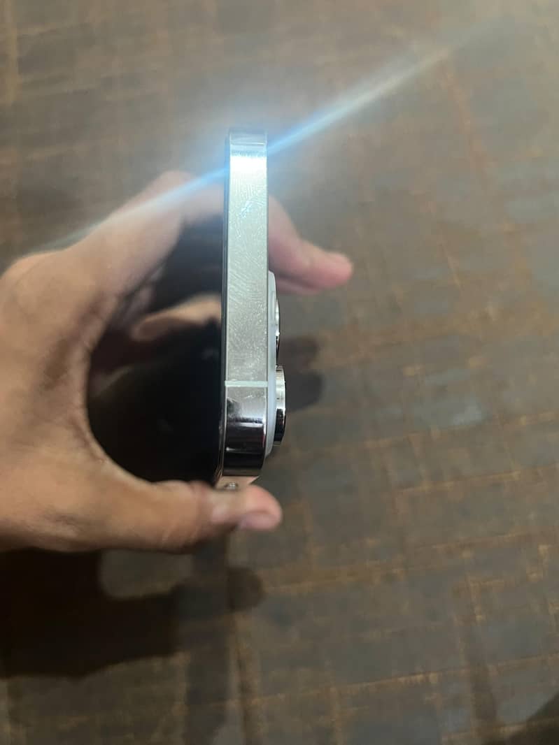 Apple iPhone 14 Pro 4