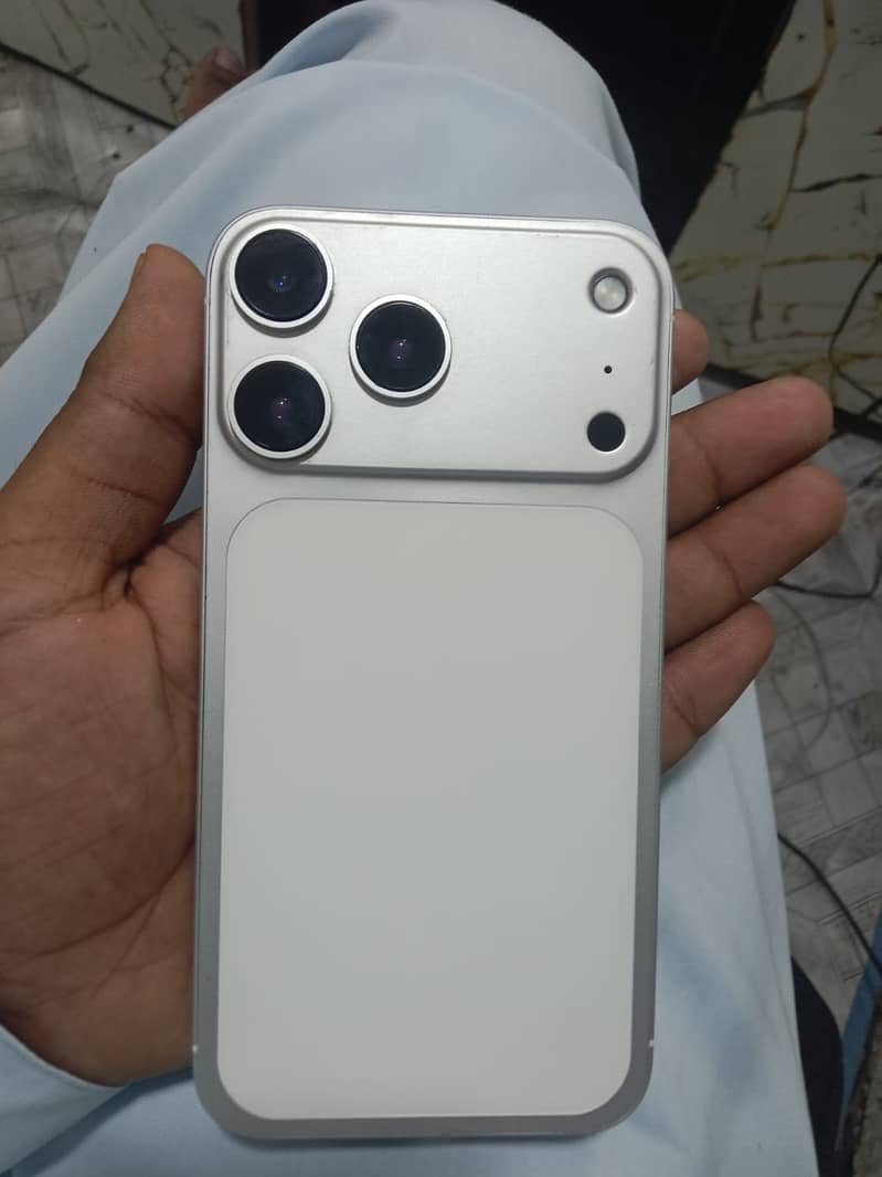 Apple iPhone XR 1