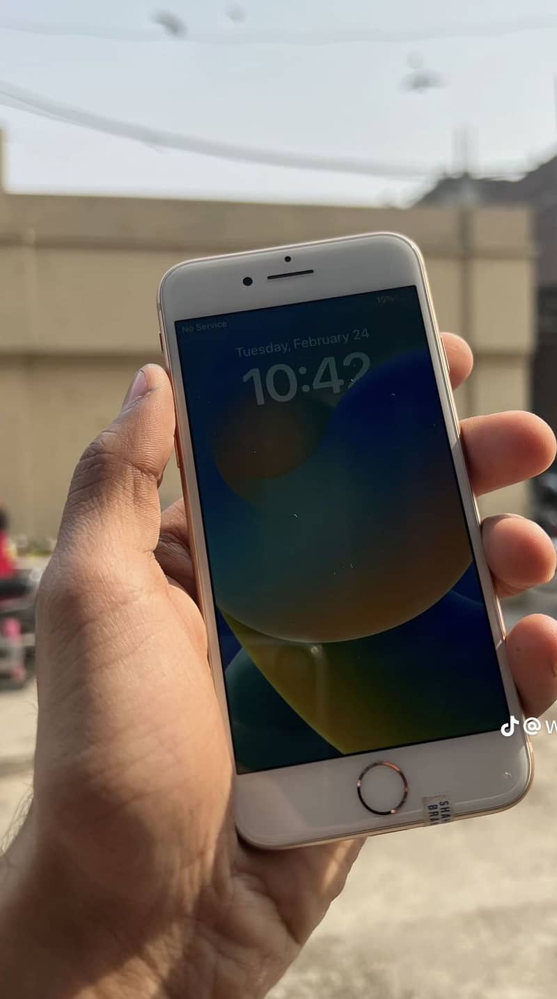 Apple iPhone 8 5