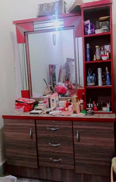 01 double bed 01 cupboard 01 dressing table