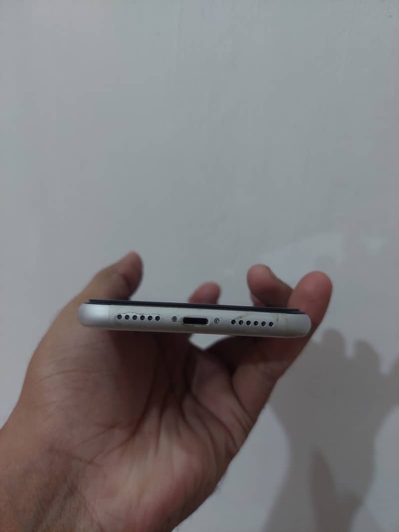 Apple iPhone XR 5