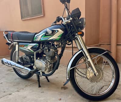 Honda CG 125 – 2023 Model | Black | Punjab Number