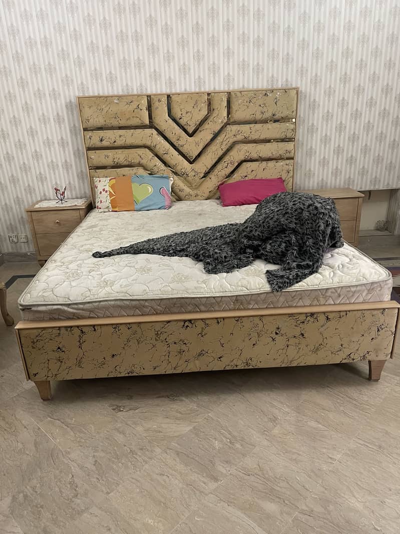 Bed and side tables 0