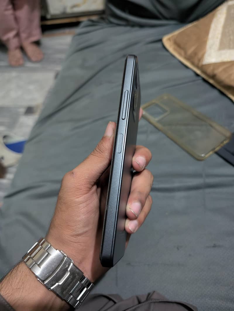HMD Aura 2 2
