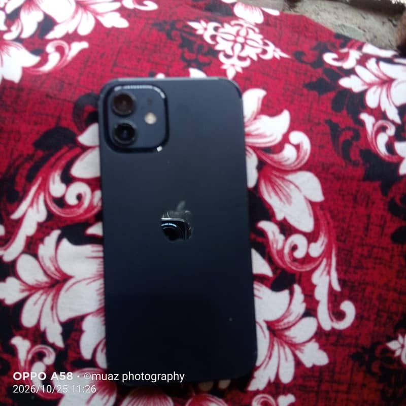 Apple iPhone 12 6