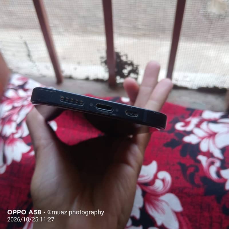 Apple iPhone 12 7
