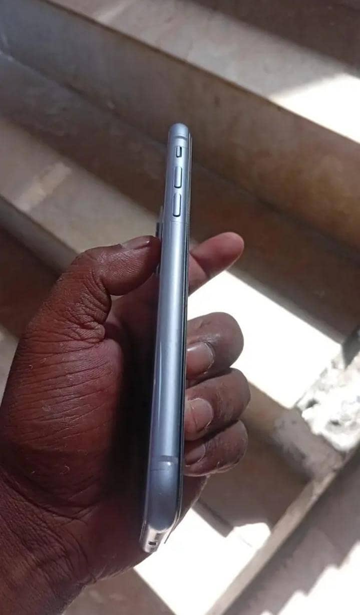 Apple iPhone 11 2