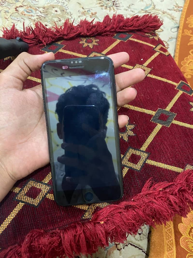 Apple iPhone 7 Plus 6