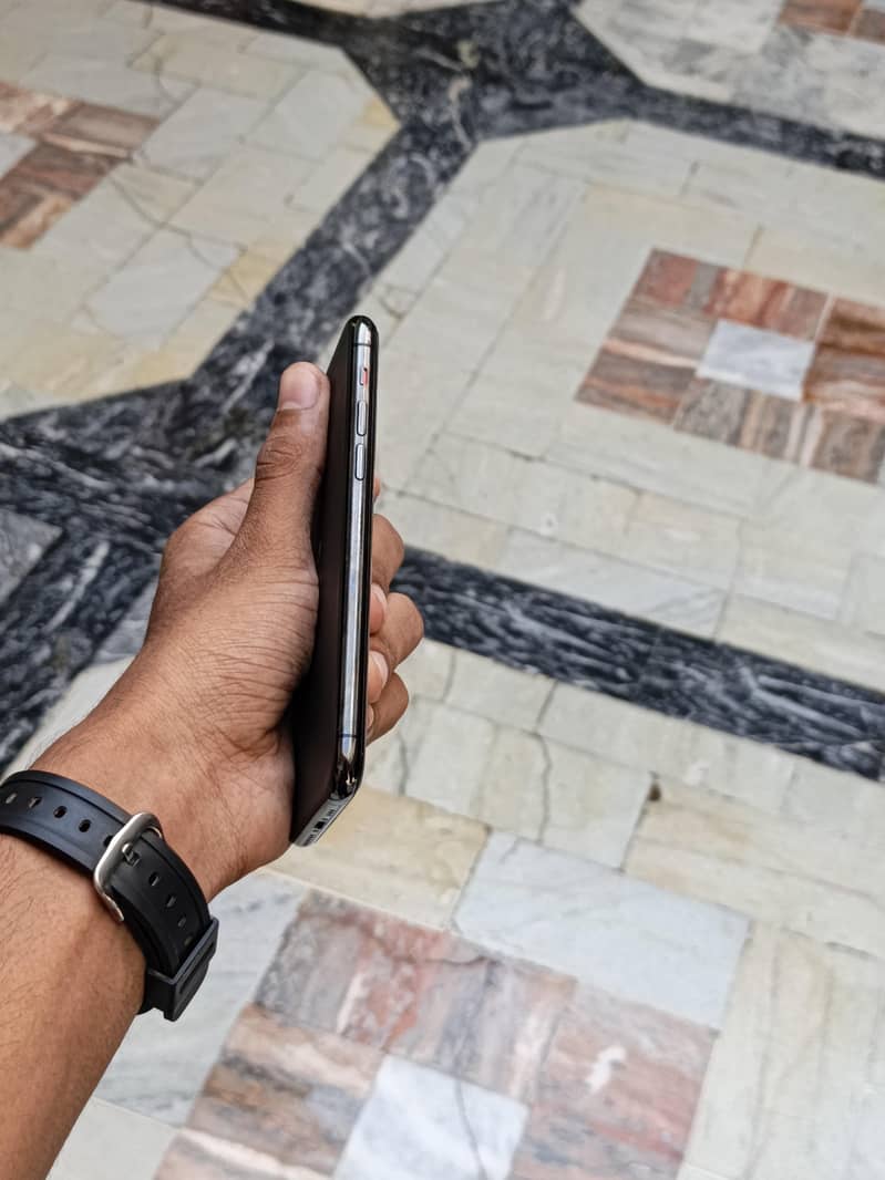 iphone 11 pro 1