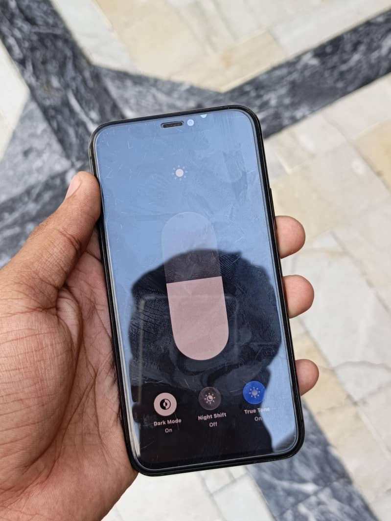 iphone 11 pro 4