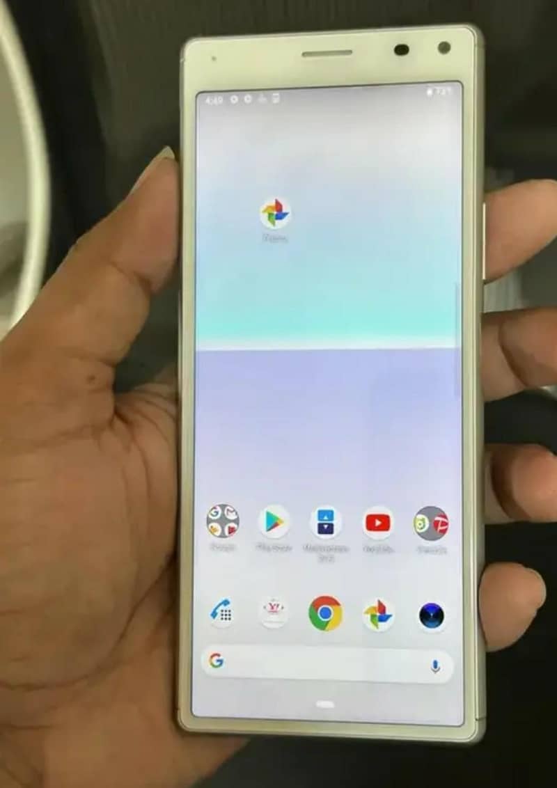 Sony Xperia 8 1