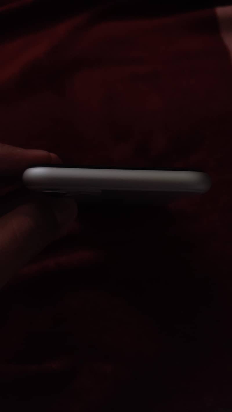 Apple iPhone 11 8