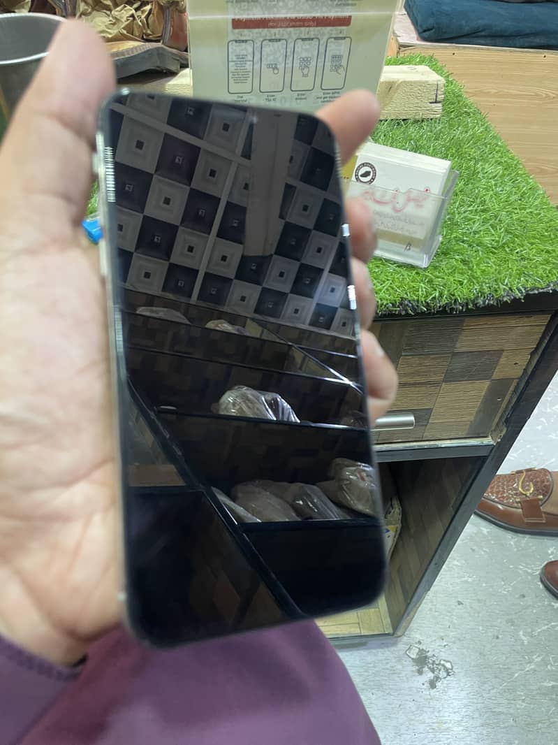 Apple iPhone X 5