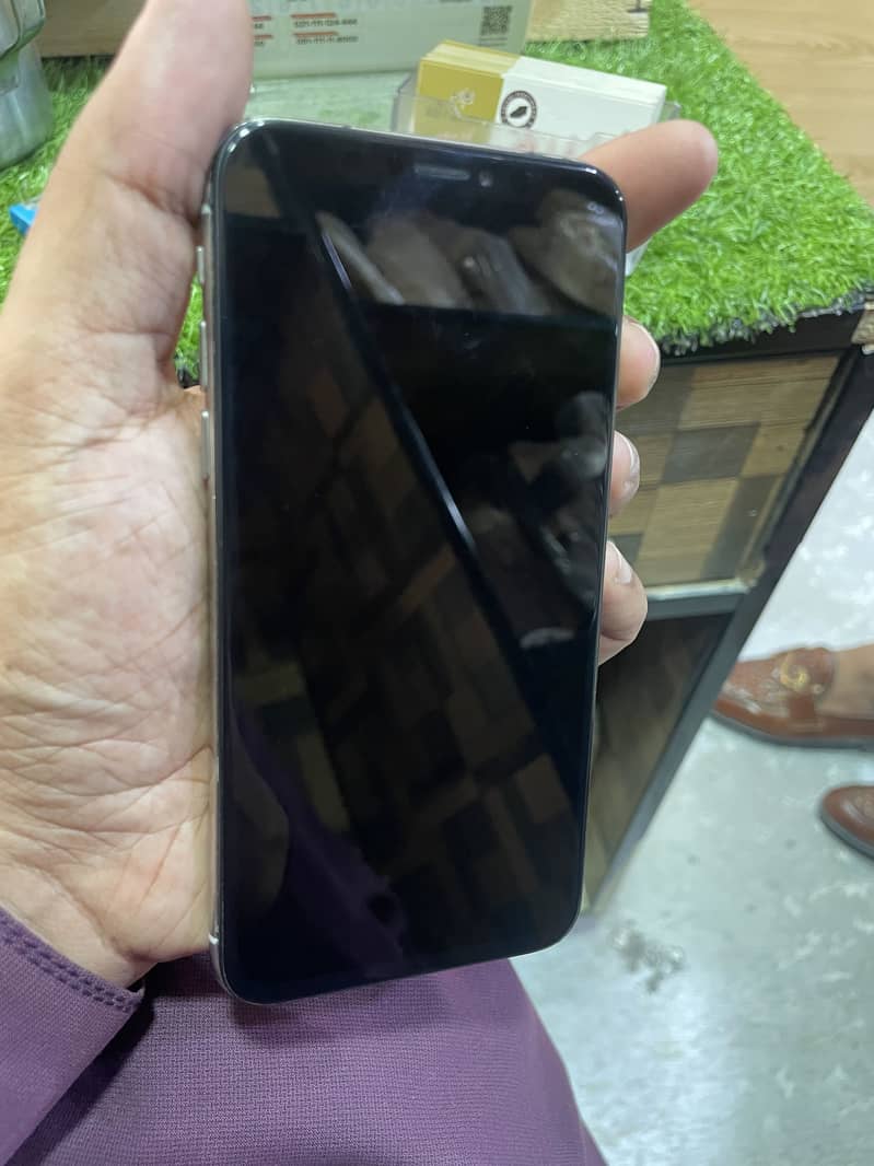 Apple iPhone X 6