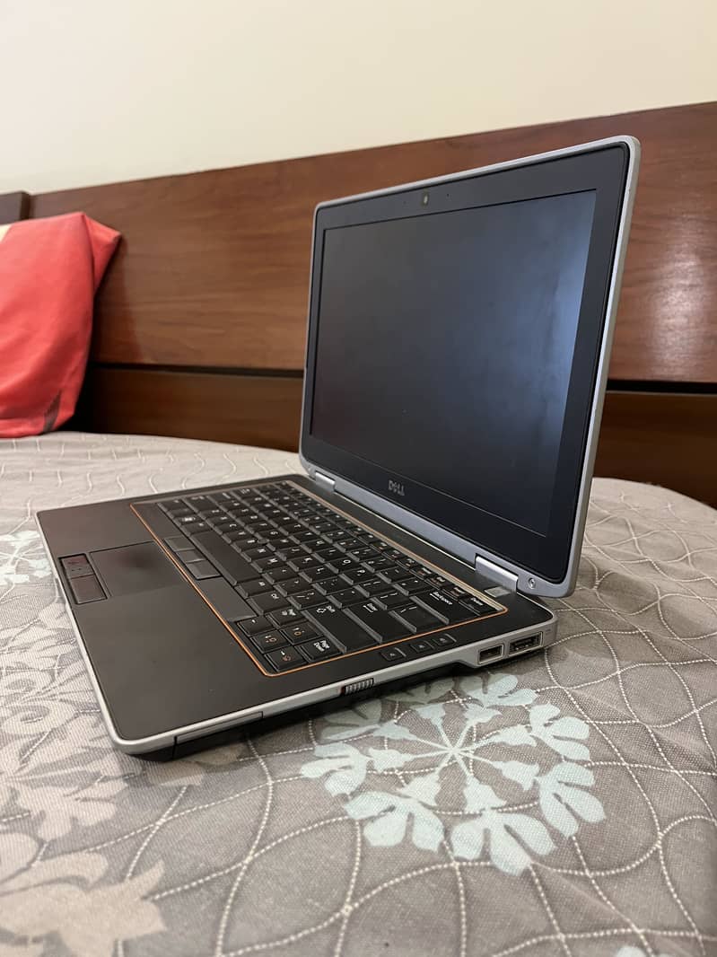 Dell Latitude E6320 4