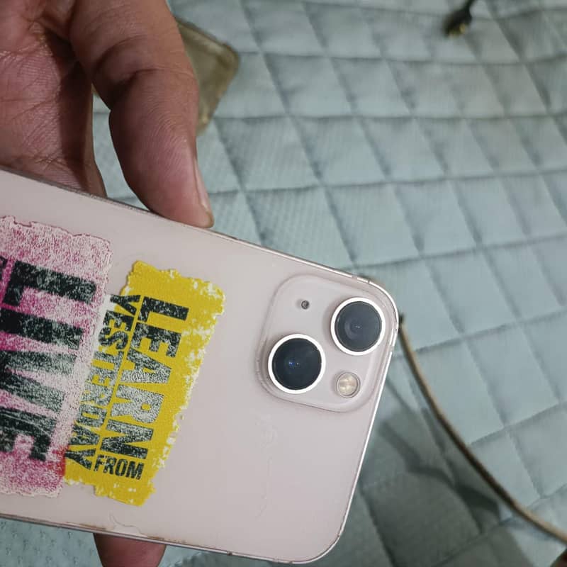 Apple iPhone 13 4