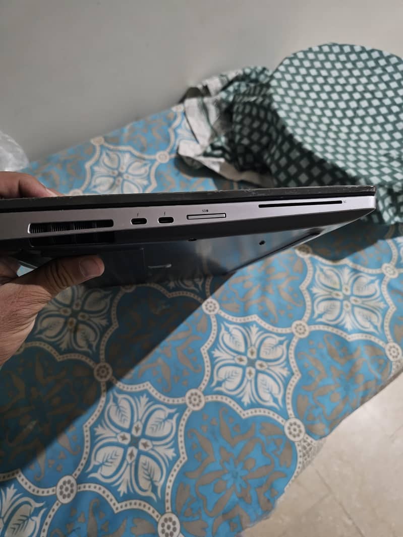 Dell Precision 7540 9