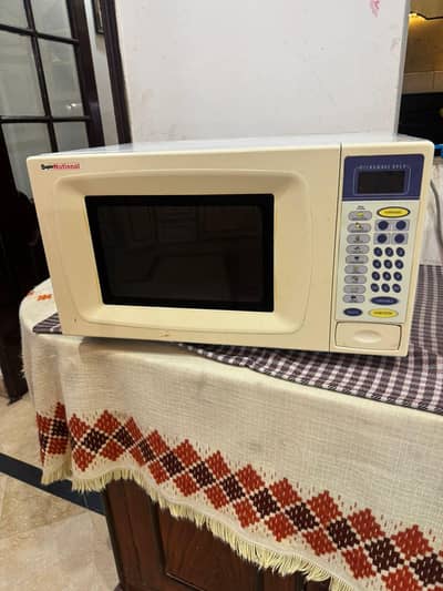 Large Size Microwave Oven in excellent Condition