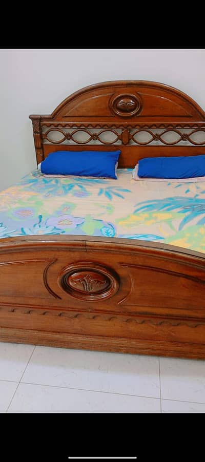 Set if bed and dressing for sale 60000 (sixty thousand)