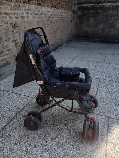 baby pram/ black colour / foldable pram/ foldable baby walker