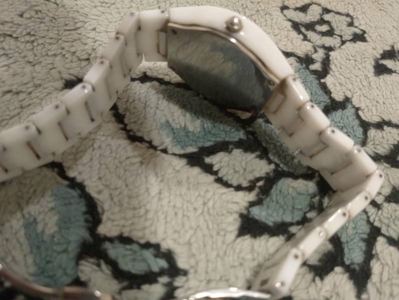 white ceramic watch 1
