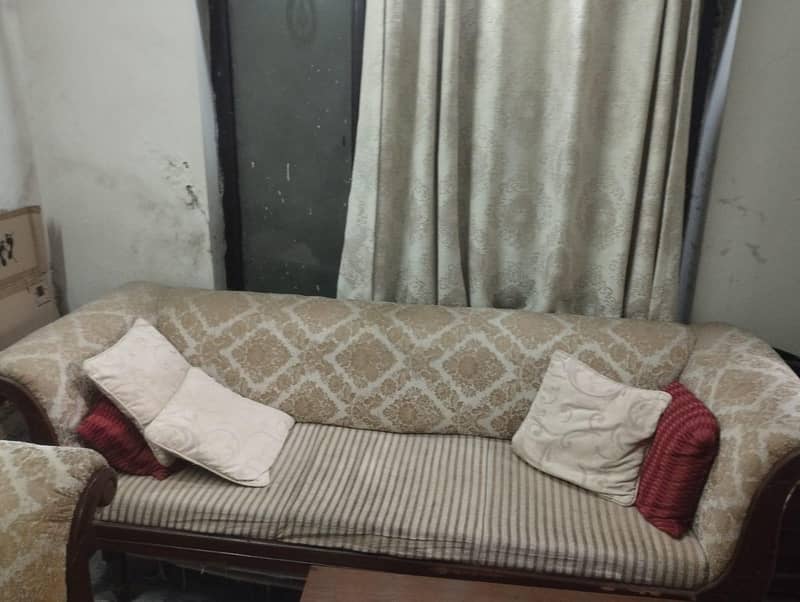 5 seater sofa 0
