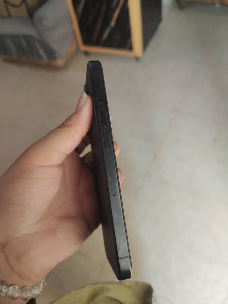 Apple iPhone 15 Pro 3