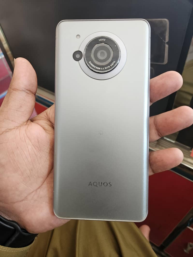 Sharp Aquos Sense7 plus 2