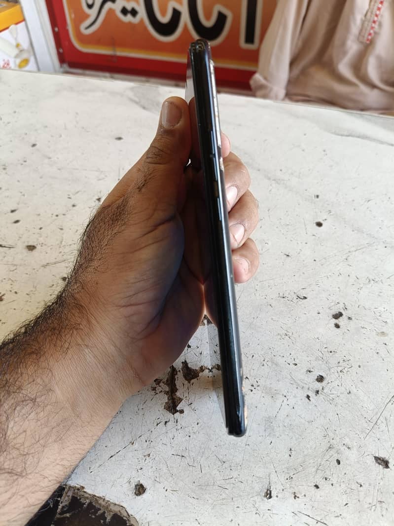 Tecno LC 3