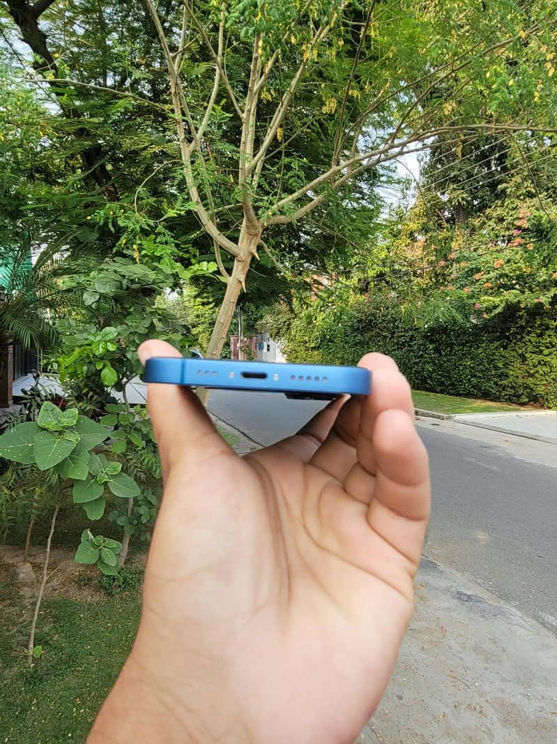 Apple iPhone 13 1