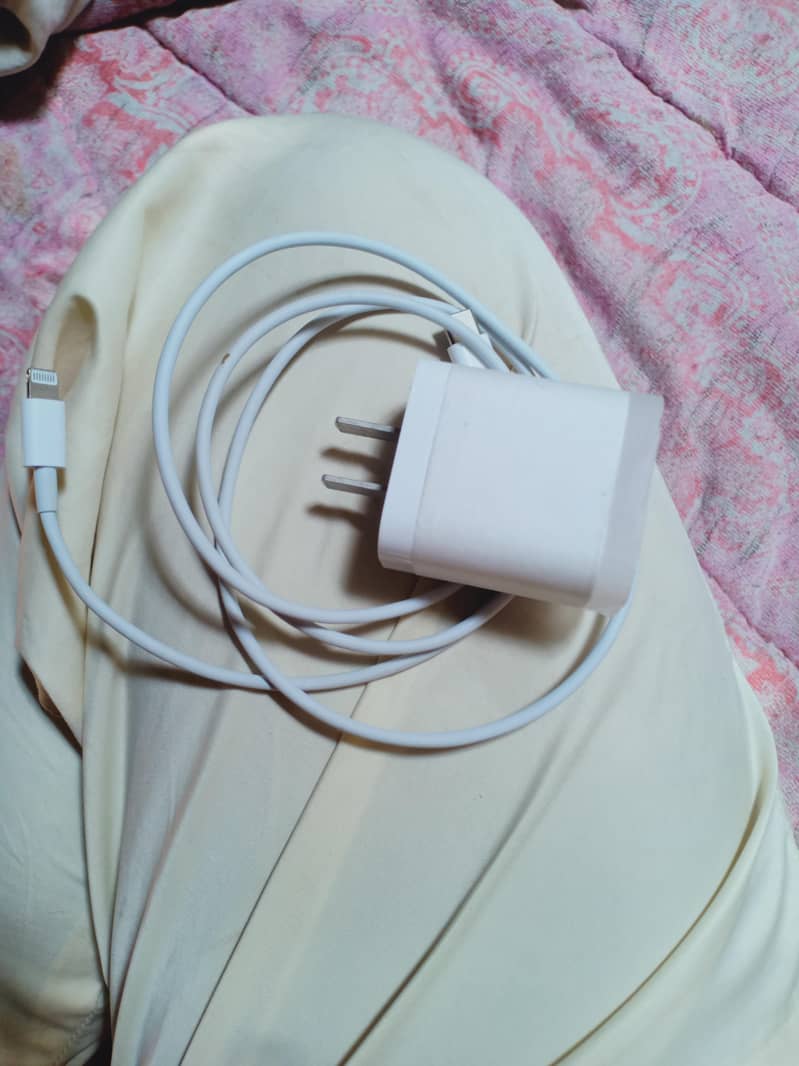 Apple iPhone 13 4