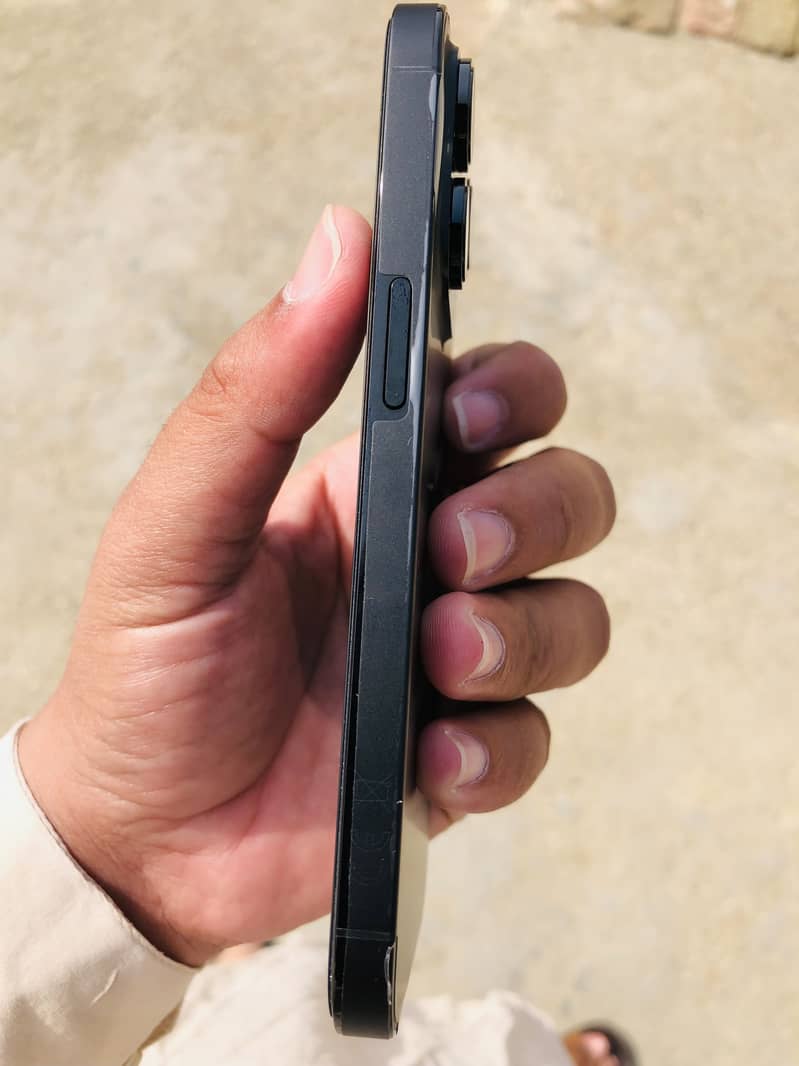 Apple iPhone 14 Pro 1
