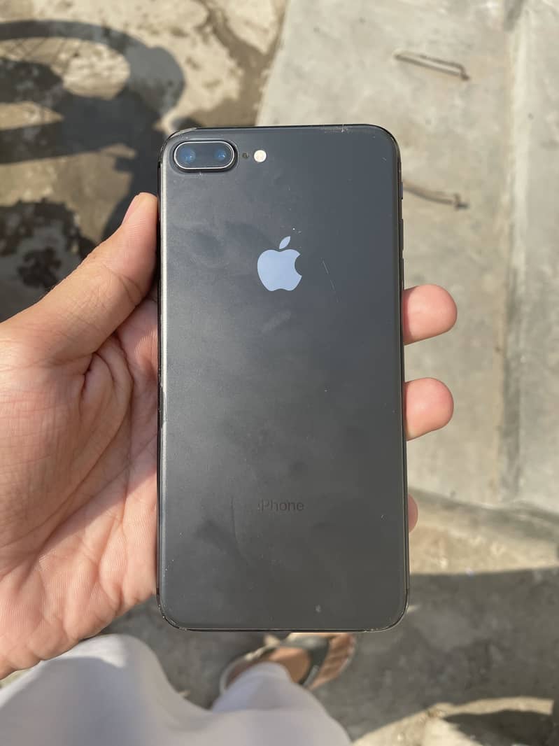 Apple iPhone 8 Plus 0