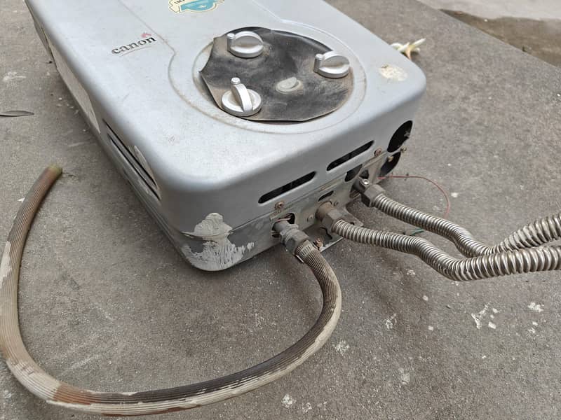 Instant geyser 3