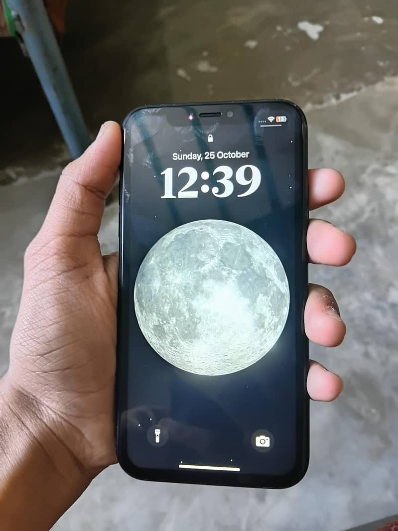 Apple iPhone XR 1