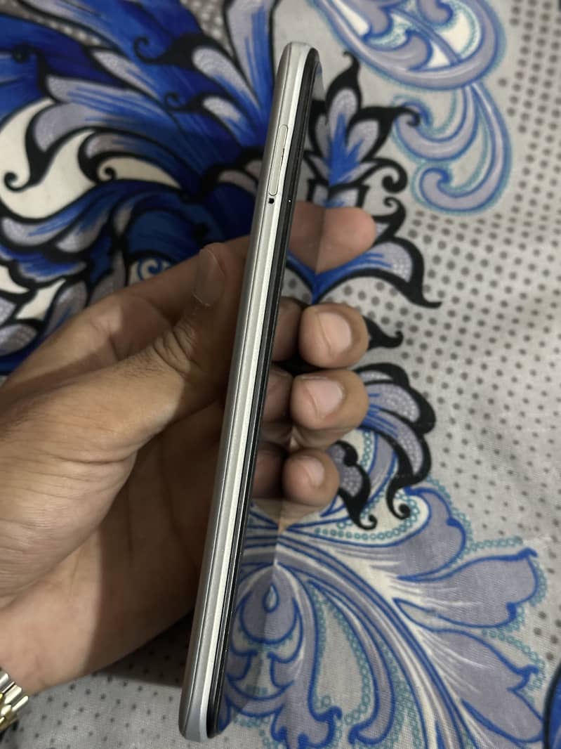 Tecno Spark 8C 4