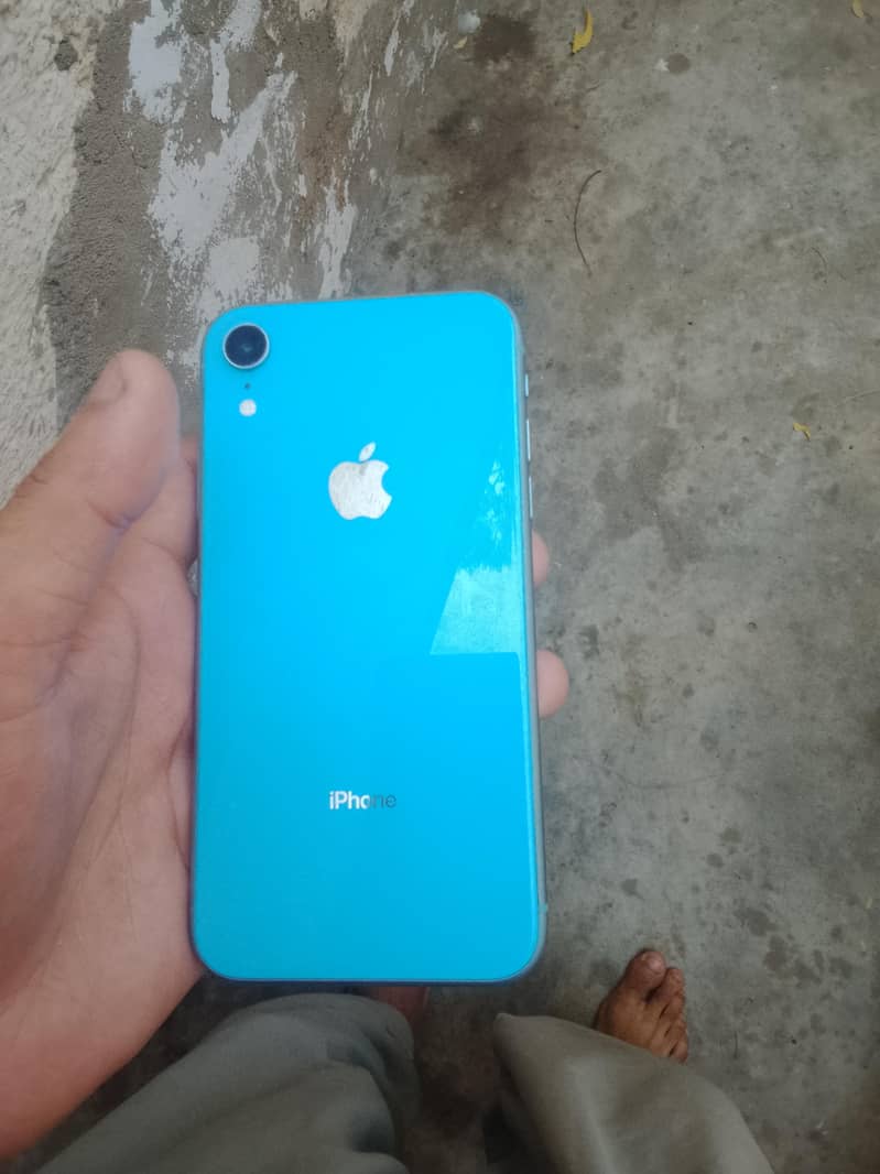 Apple iPhone XR 1