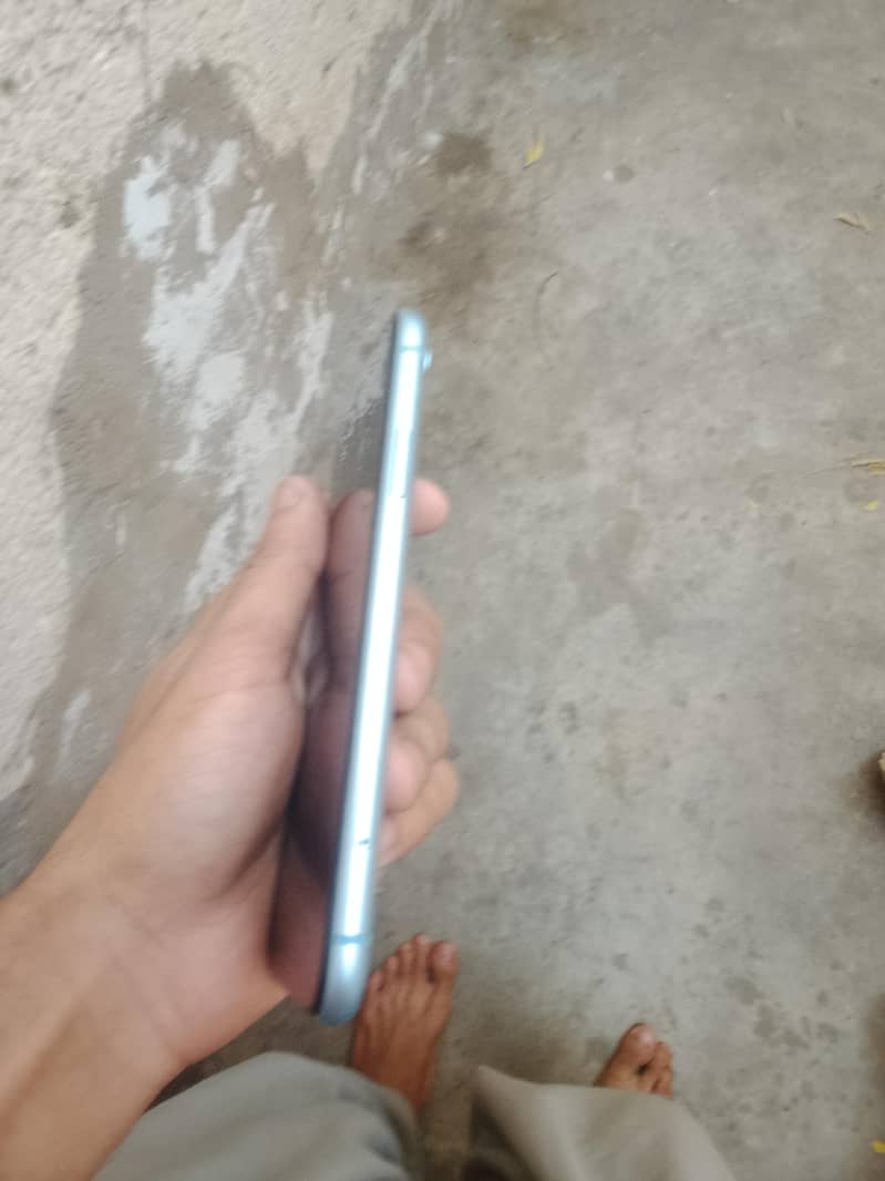Apple iPhone XR 3