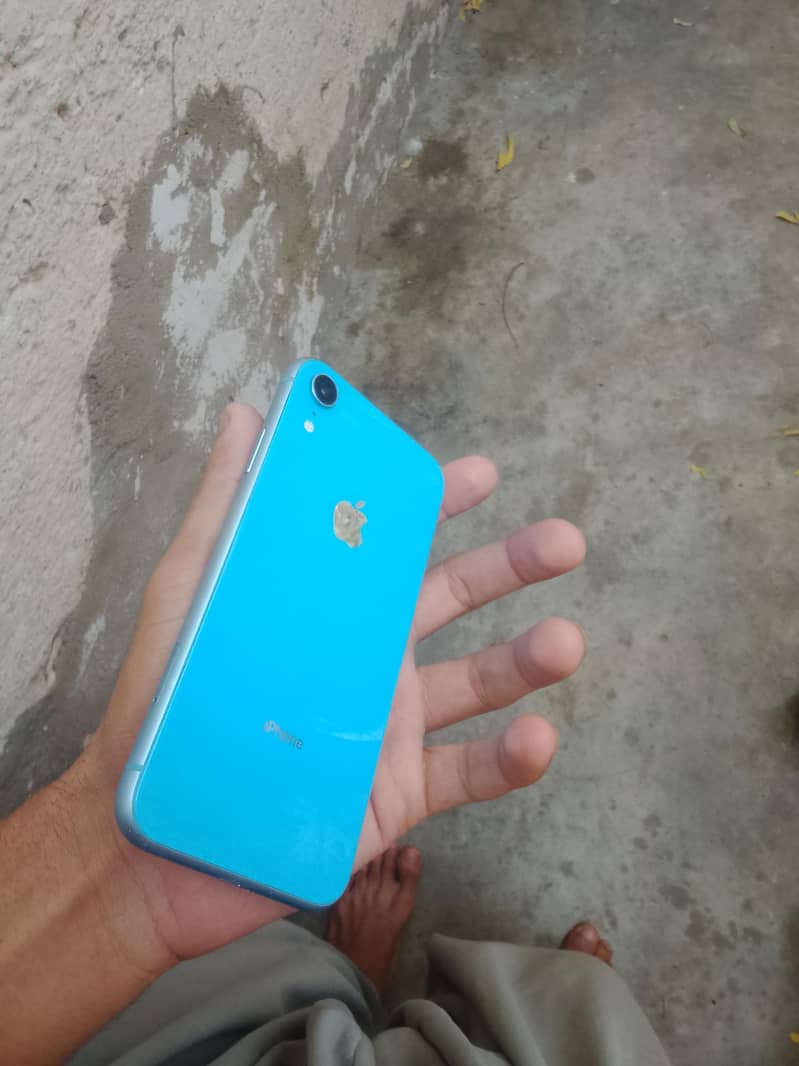 Apple iPhone XR 4