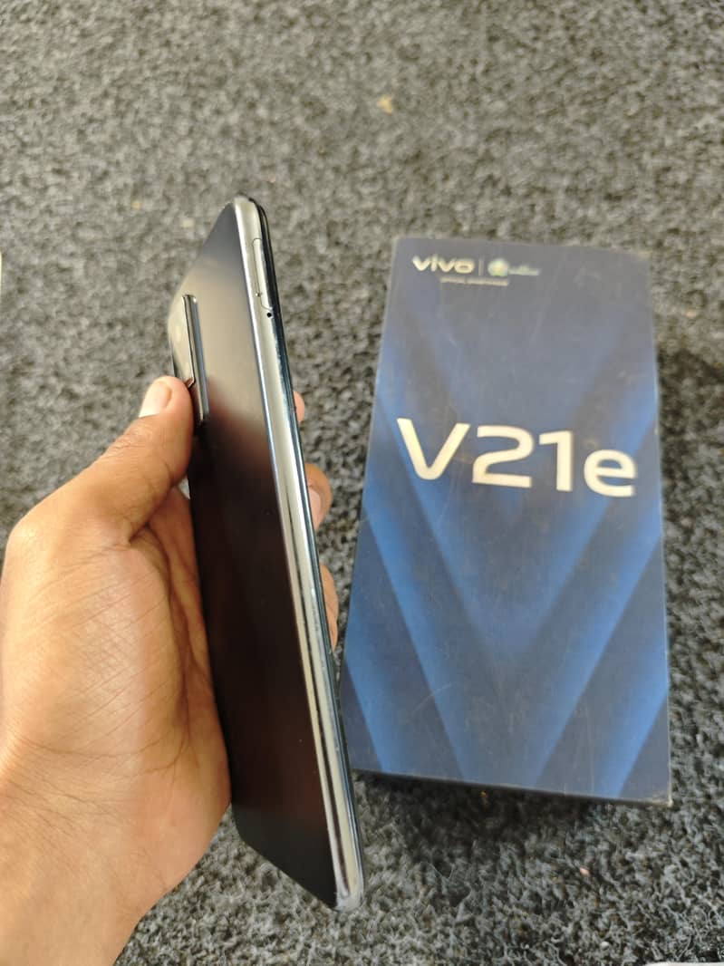 Vivo V21e 4
