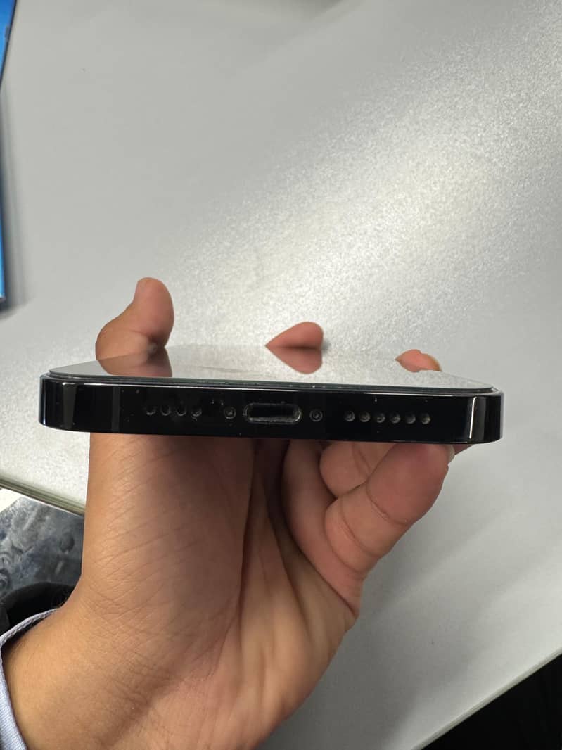 Apple iPhone 14 Pro Max JV 0