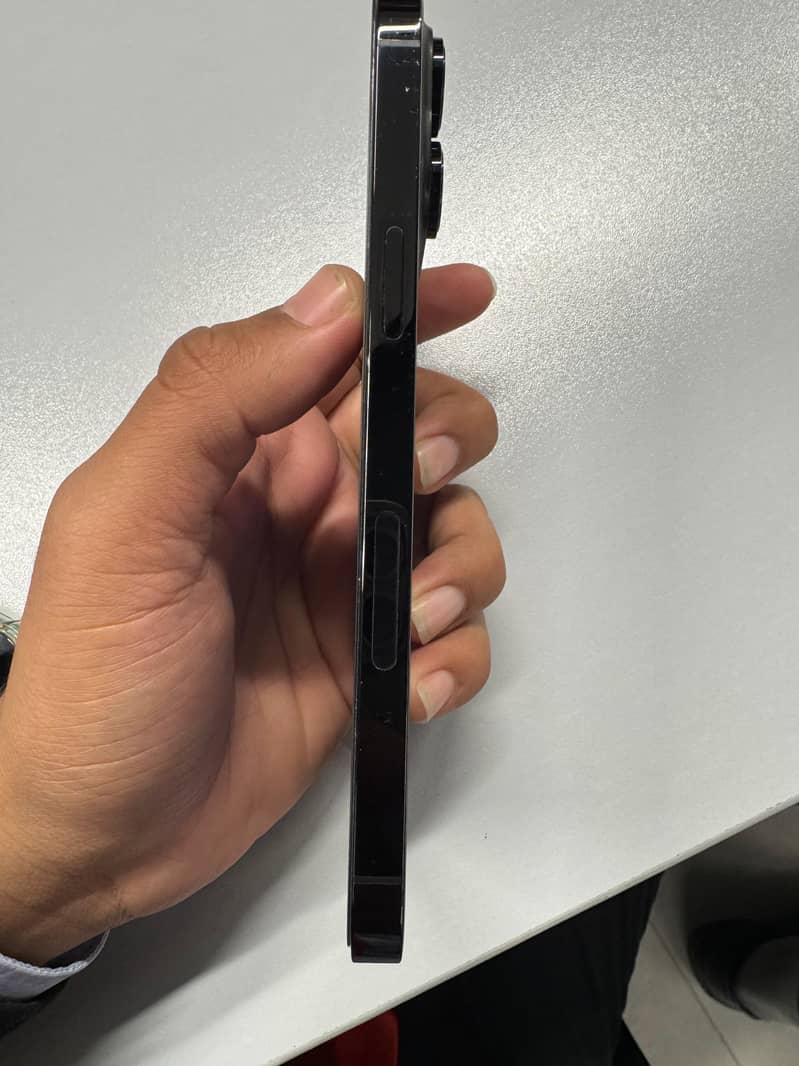 Apple iPhone 14 Pro Max JV 1