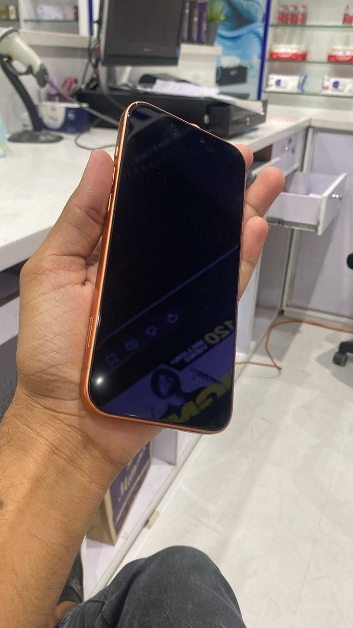 Apple iPhone 17 Pro Max dummy 1