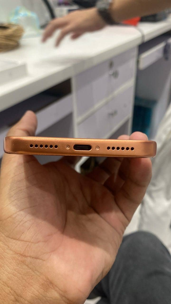 Apple iPhone 17 Pro Max dummy 2