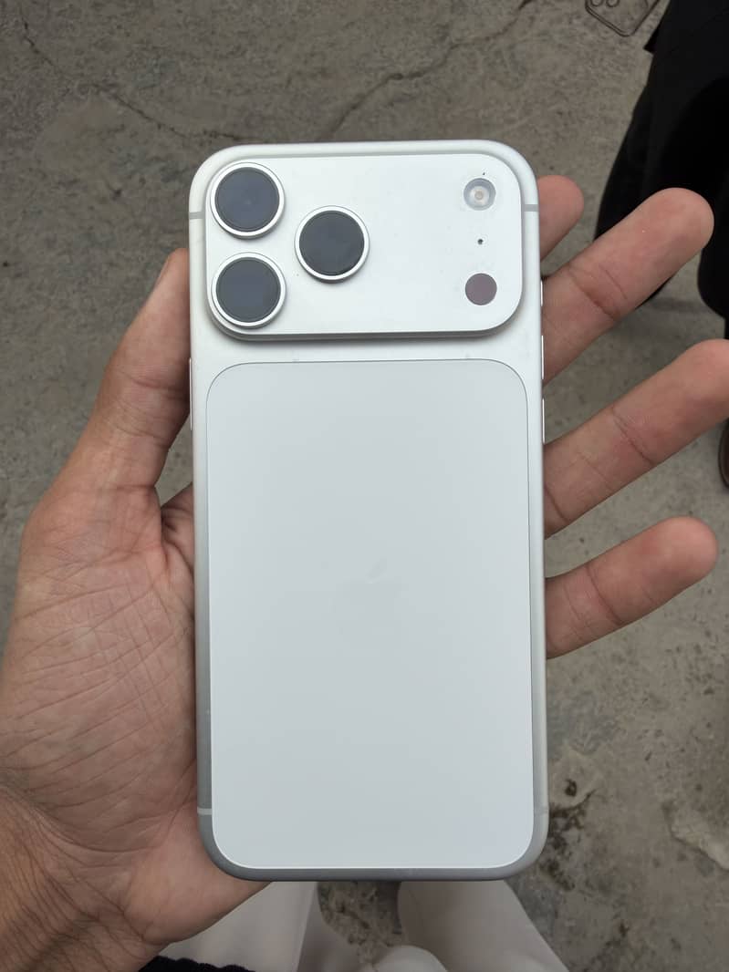 Apple iPhone 17 Pro Max 0