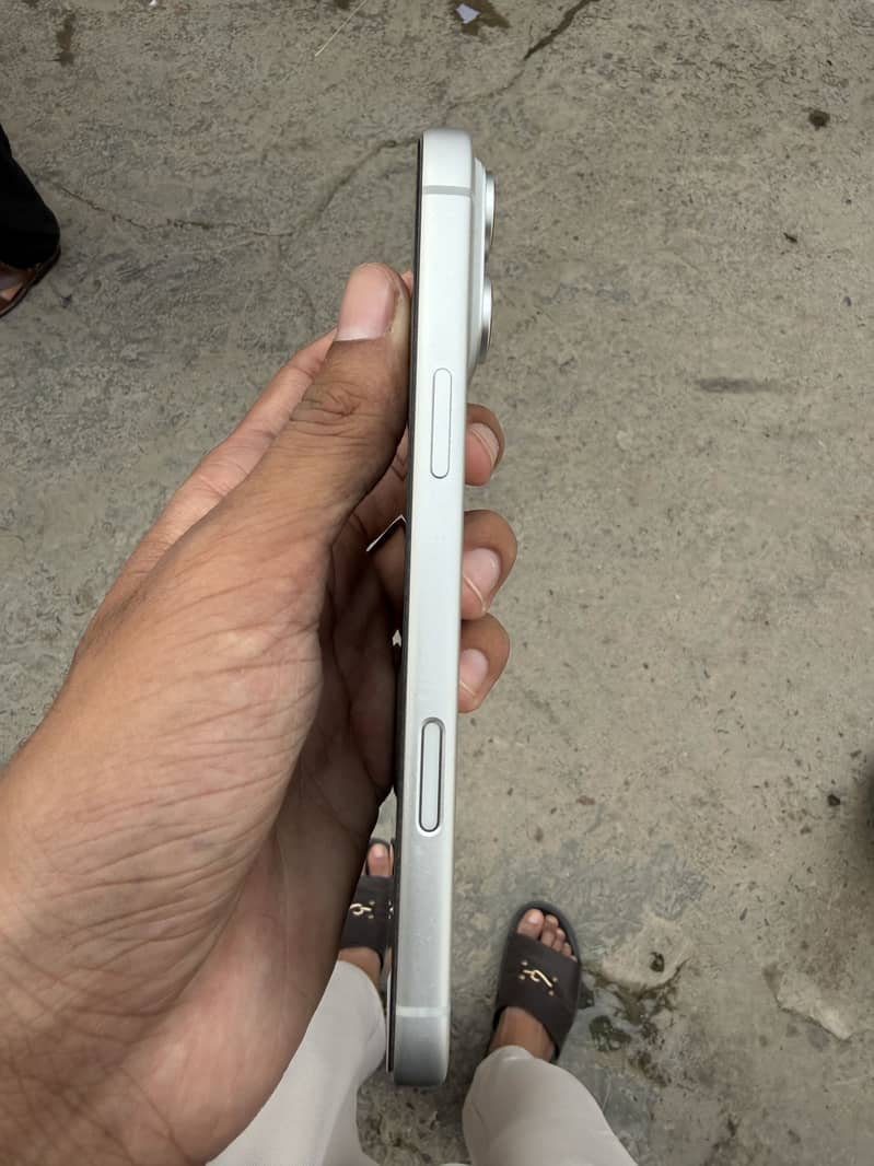 Apple iPhone 17 Pro Max 1